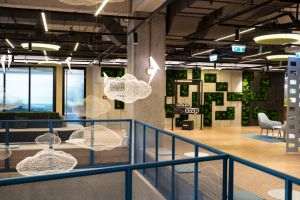 Stup aniversează trei ani